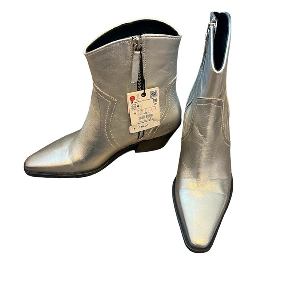 *New With Tag* Metallic Leather Western Cowboy Ankle Boots - Picture 4 of 5